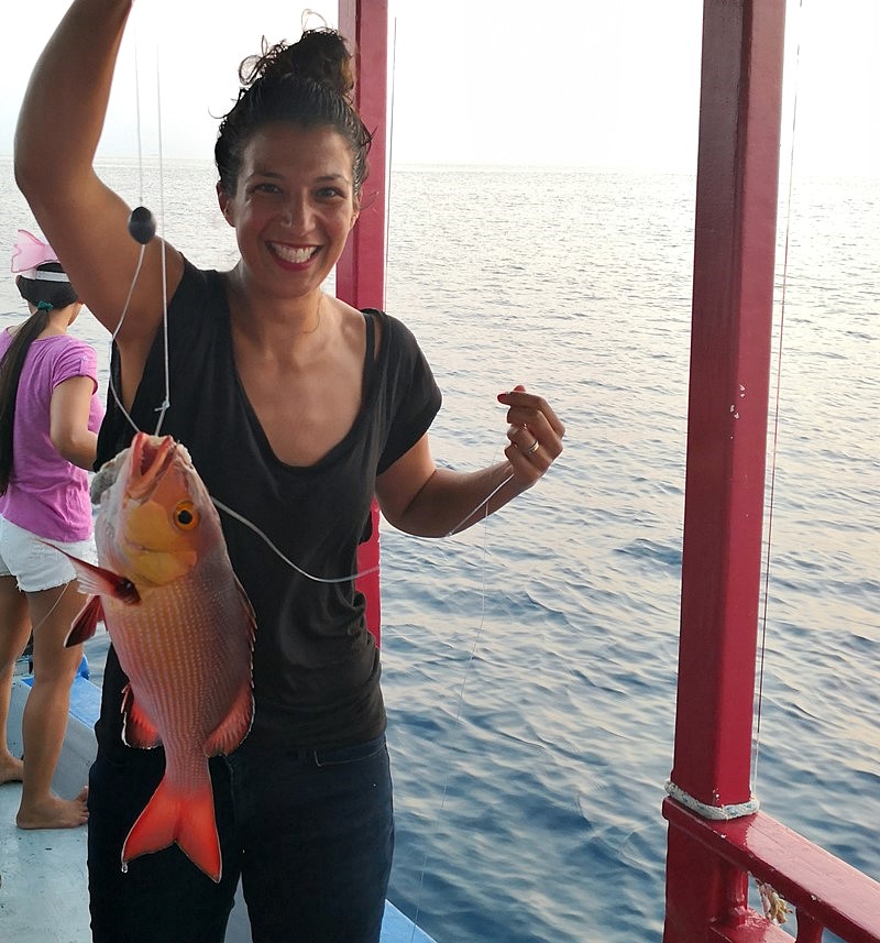 mit der Frau auf den Malediven angeln