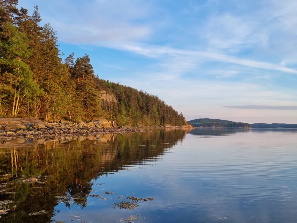 Eine gute Meerforellenstelle im Gullmarnsfjord in der Nähe von Munkedal. Meerforlellenspot im Gullmarnsfjord